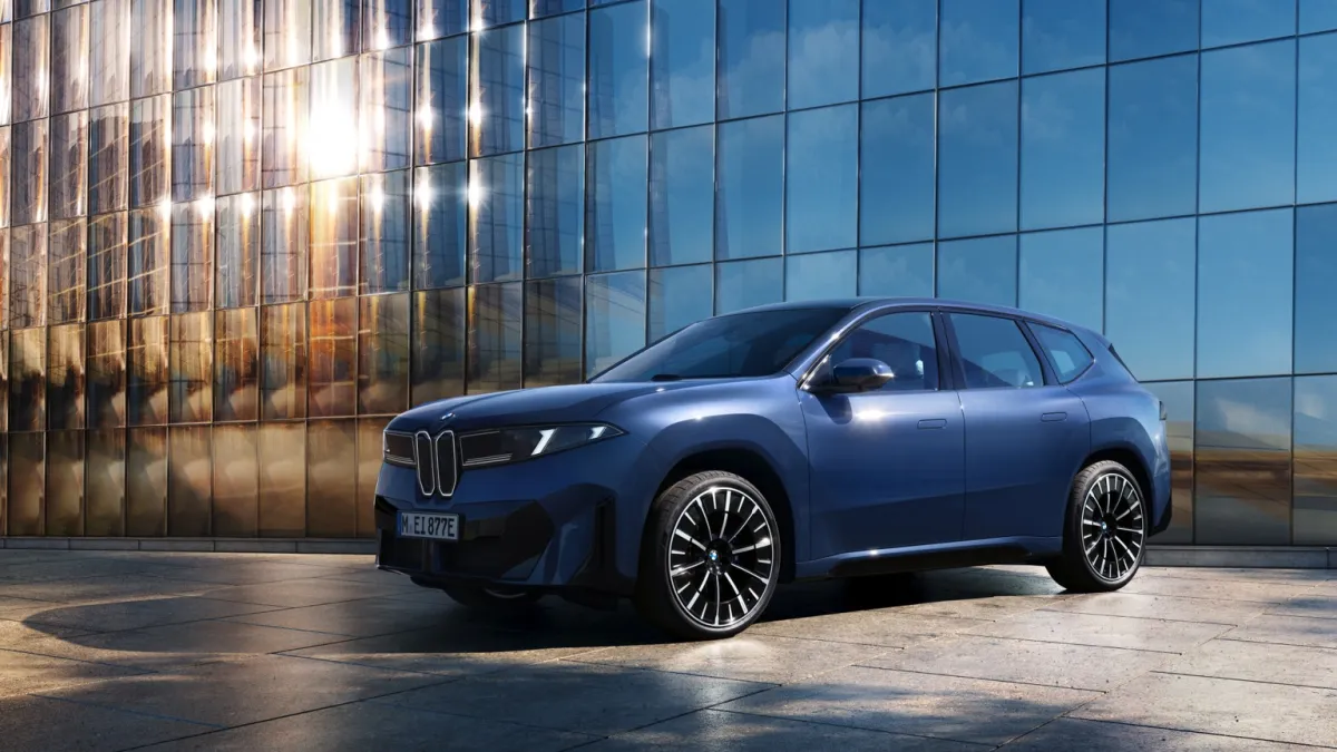 iX3 50 xDrive thumbnail