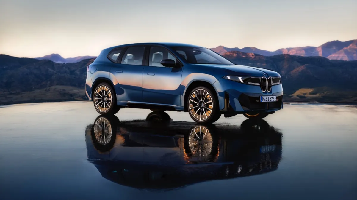 iX3 50 xDrive thumbnail